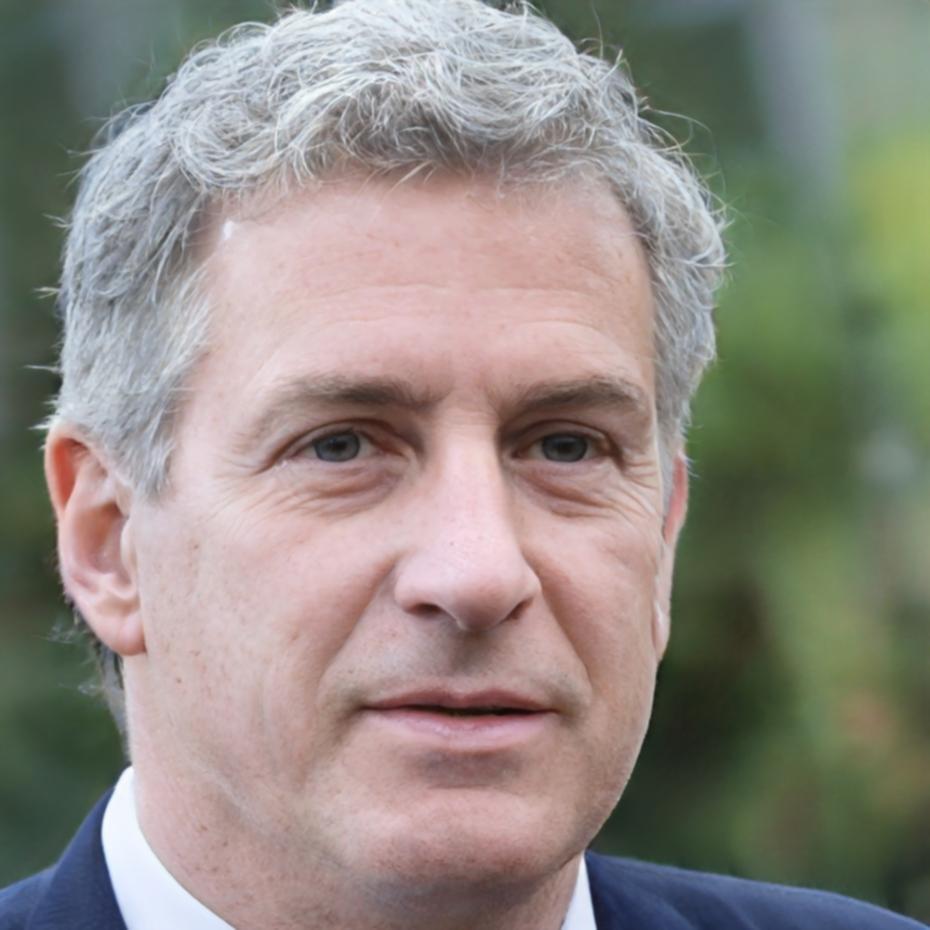 Callum Hendrix, Lead Financial Analyst at valenphyro